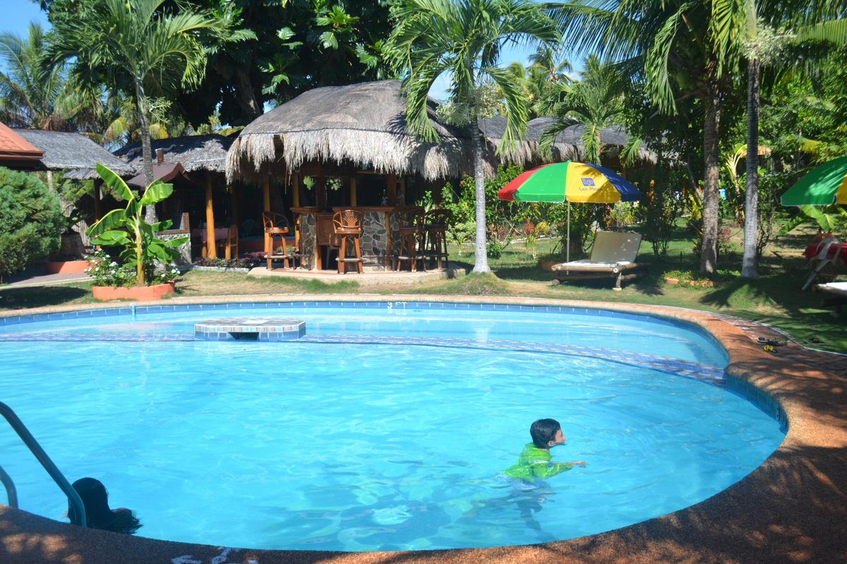 Dumaguete Springs Beach Resort Bar or Lounge: Pictures & Reviews ...