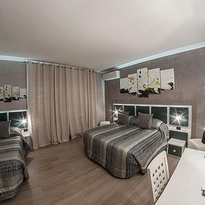 triple room with private bathroom