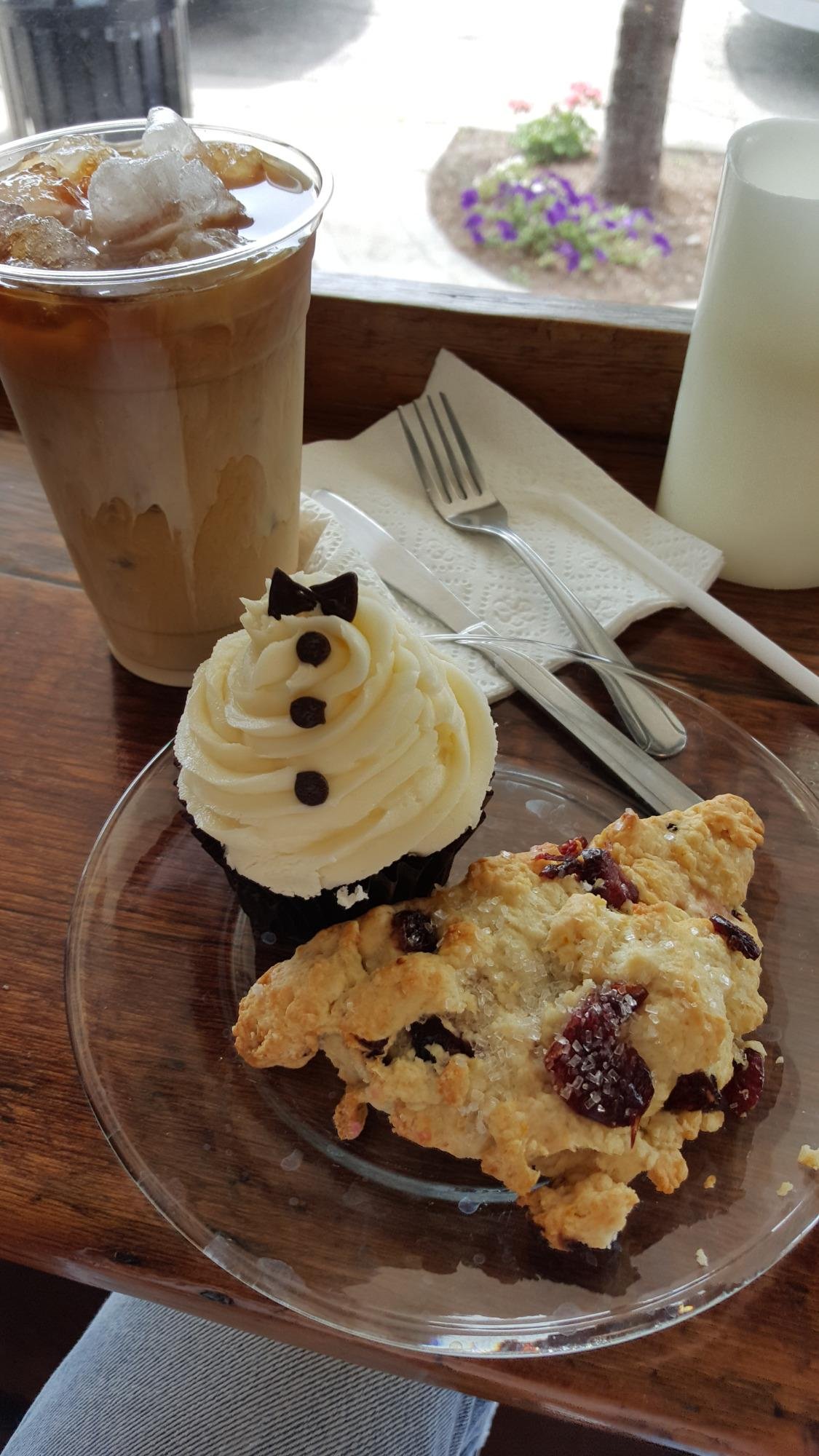 WHISK BAKERY AND COFFEE SHOP, Wauconda Restaurant Reviews, Photos