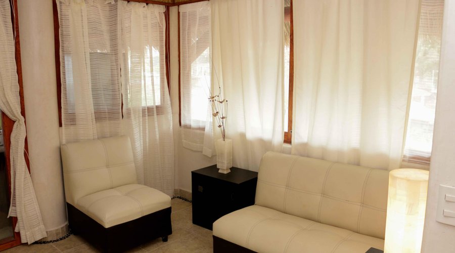 "Hotel-Villas Las Azucenas"