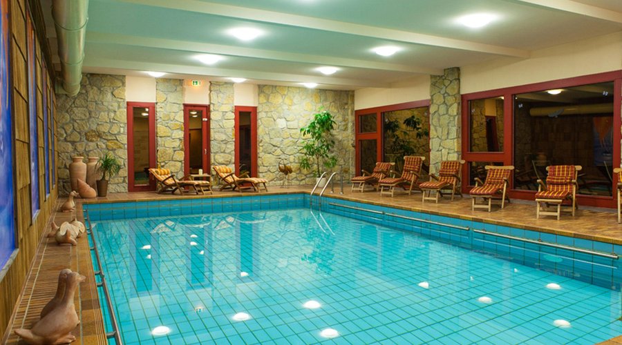 Unser Salzasserhallenbad