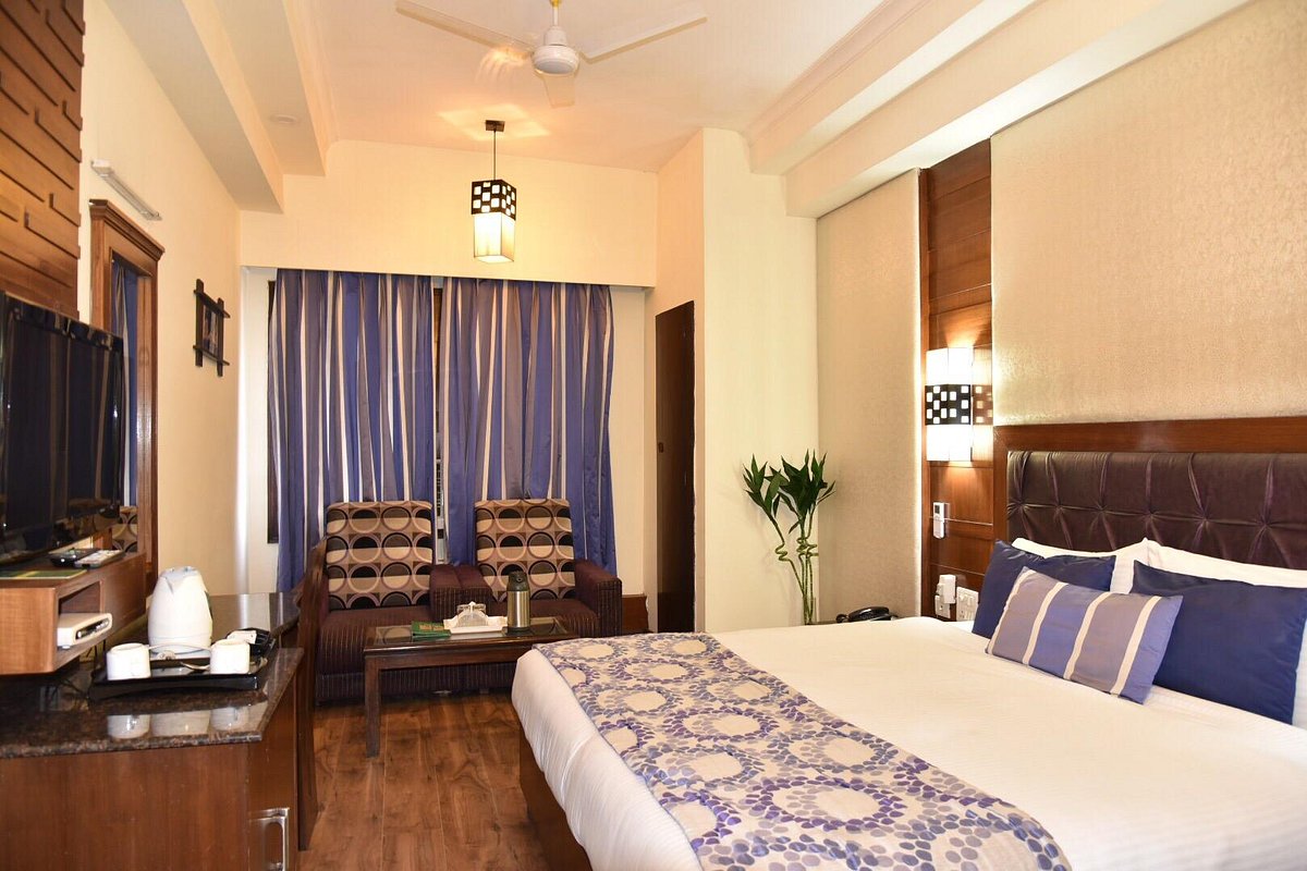 Hotel Shiraz Regency, hotell i Amritsar