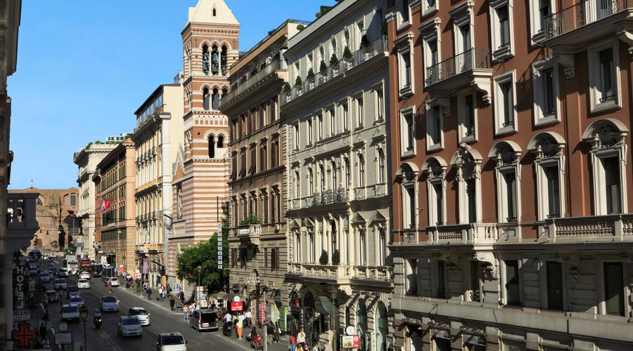 Exterior - Hotel facade and Via Nazionale