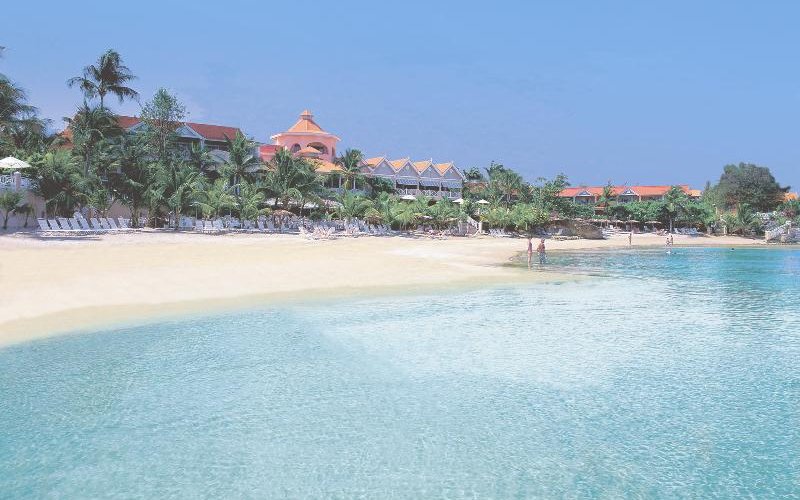 Coco Reef Resort & Spa
