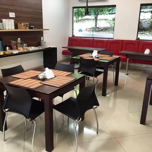 restaurante com café da manha cortesia