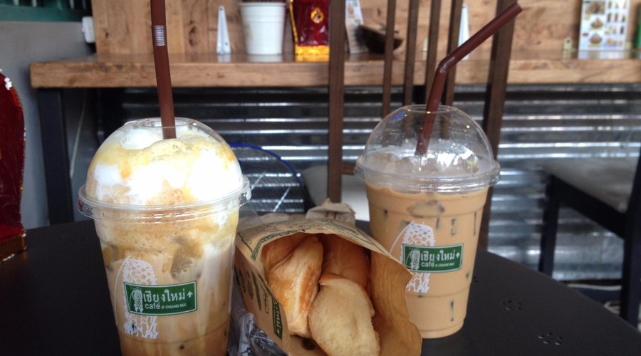 ได้กาแฟมาแล้ว ขนมปังเนยสดอร่อยมากๆ