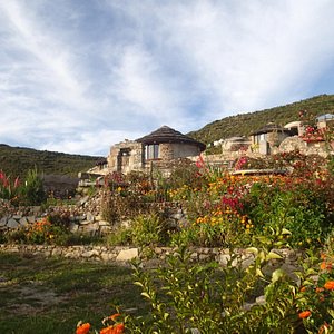 hotels near isla del sol yacht country club