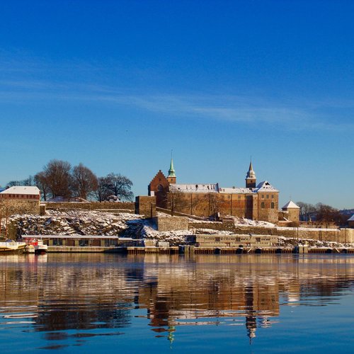 ノルウェーの城: ノルウェーの 5 件の城をチェックする - トリップ 