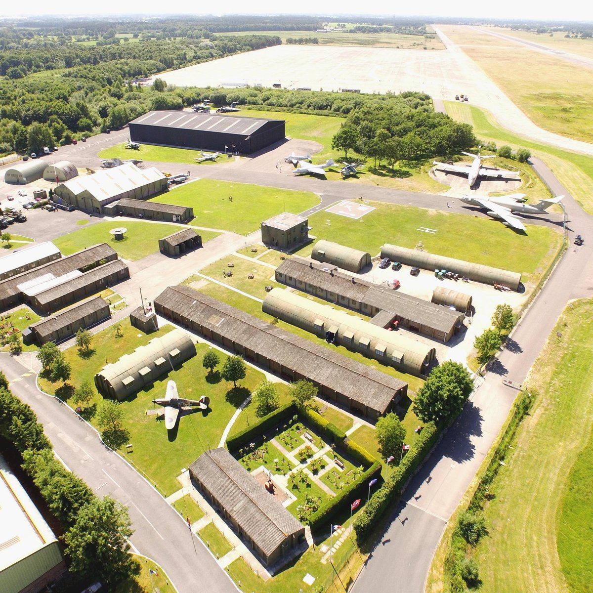 YORKSHIRE AIR MUSEUM (York): Ce qu'il faut savoir pour votre visite ...