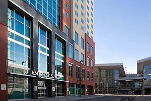 Embassy Suites by Hilton Denver Downtown Convention Center in Denver, image may contain: Office Building, City, Condo, Urban
