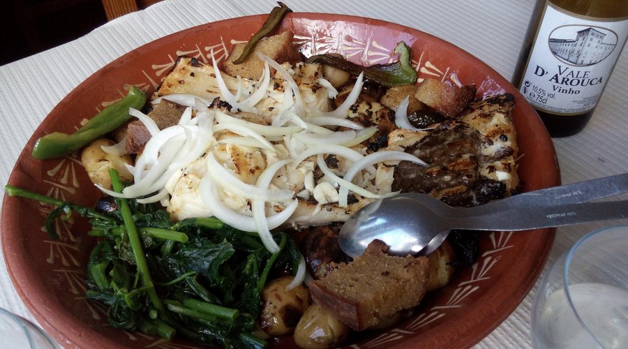 Bacalhau à lagareiro, 1 dose dá para duas pessoas