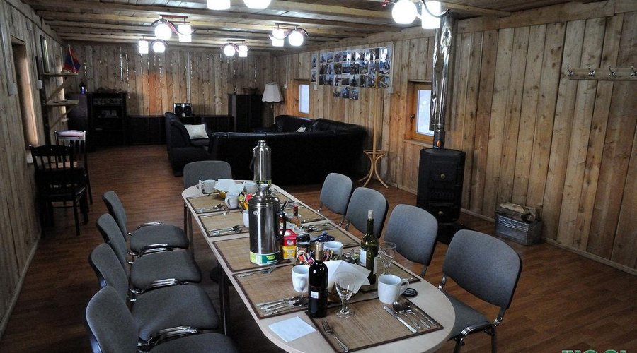 Log Cabin Dining Room