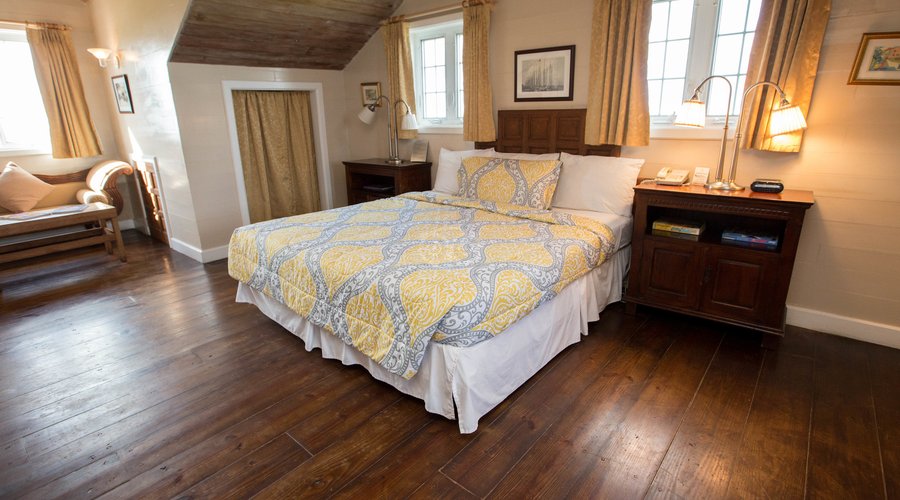 The Suite at the A Stone's Throw Away