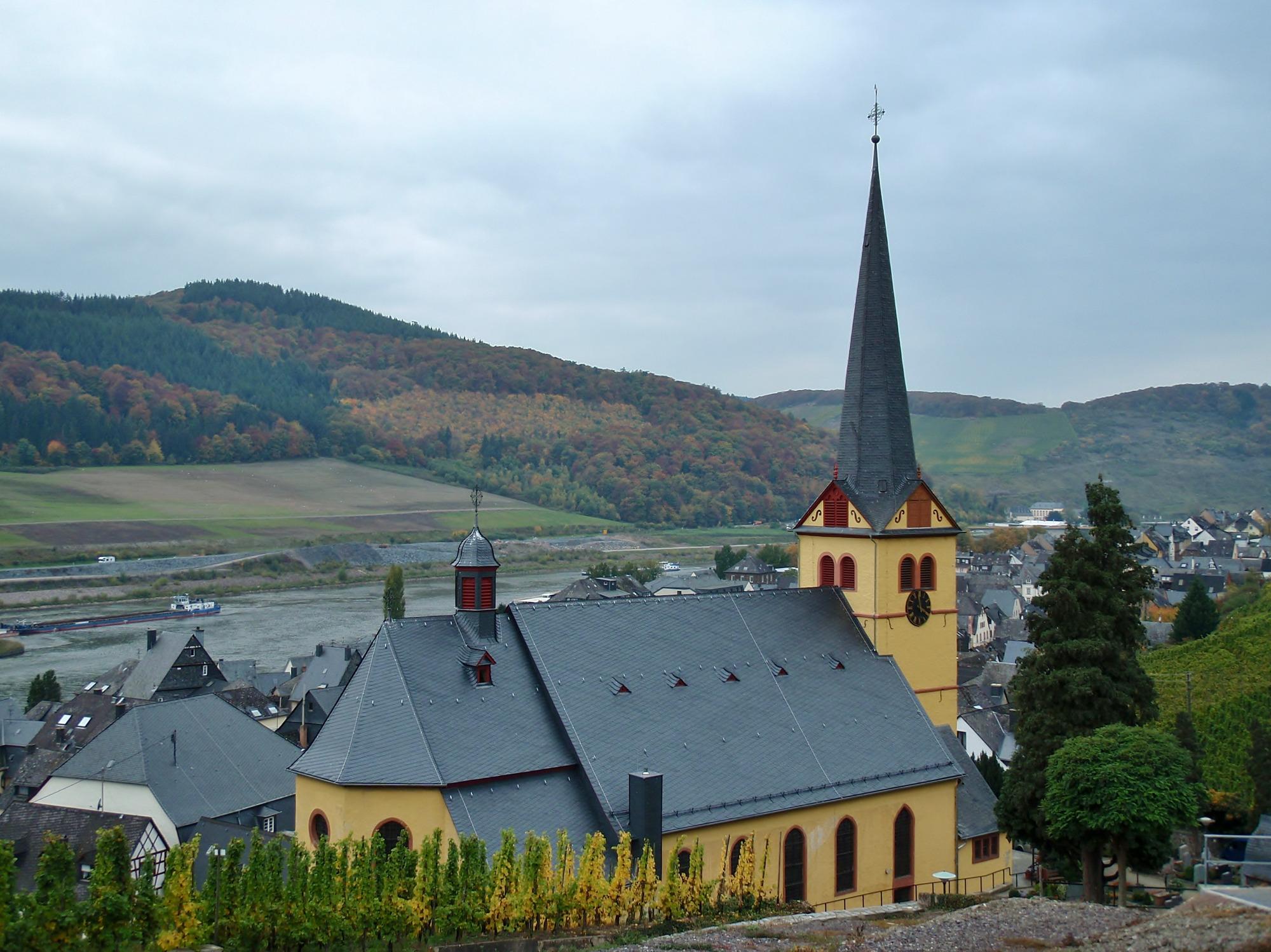 Pfarrkirche Sankt Stephanus Zeltingen (Zeltingen-Rachtig, Germany ...