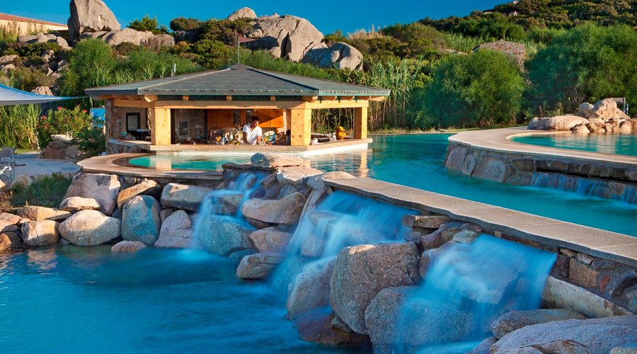 piscina swim-up bar