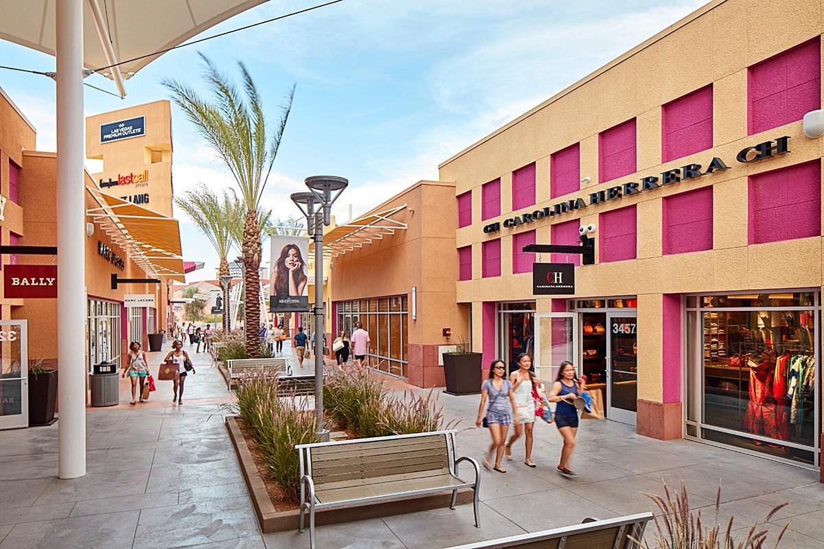 Las Vegas North Premium Outlets shopping plan