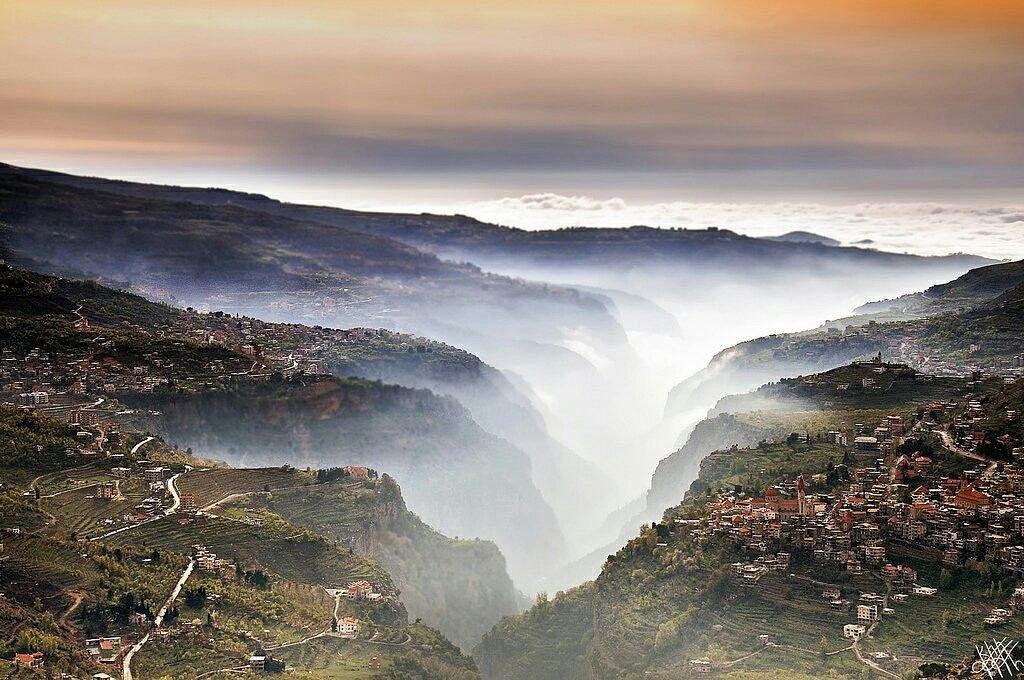  وادي قادشيا في لبنان Qadisha-kadisha-valley