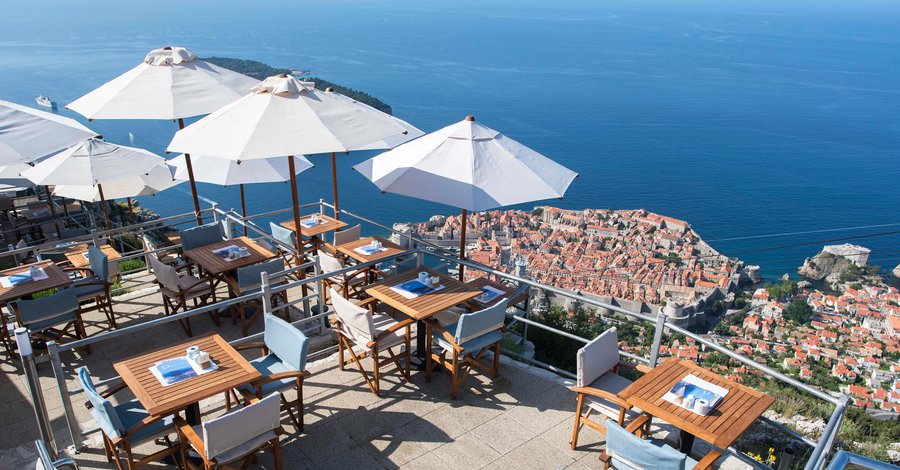 Enchanting views of the Old City, Lapad Bay and the nearby islands