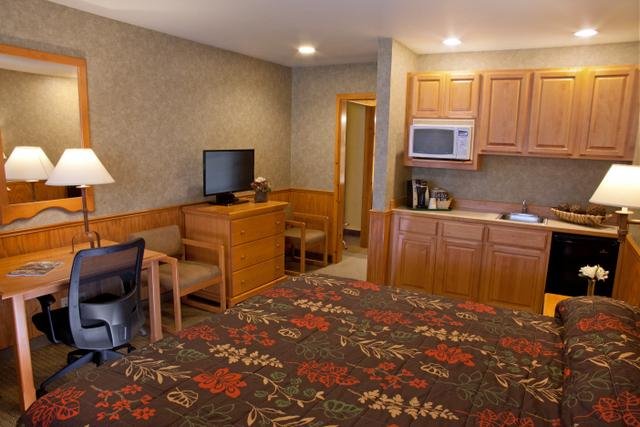 POULSBO INN - Updated 2024 Prices & Hotel Reviews (WA)