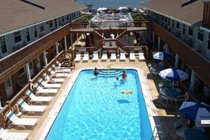 Pool & Beach