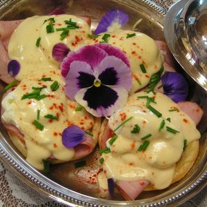 Rose Cottage's Eggs Benny