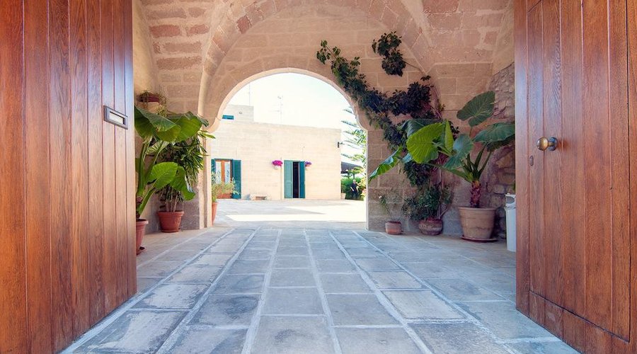 Portone ingresso B&B Antica Corte