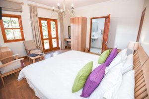 Room & Suite