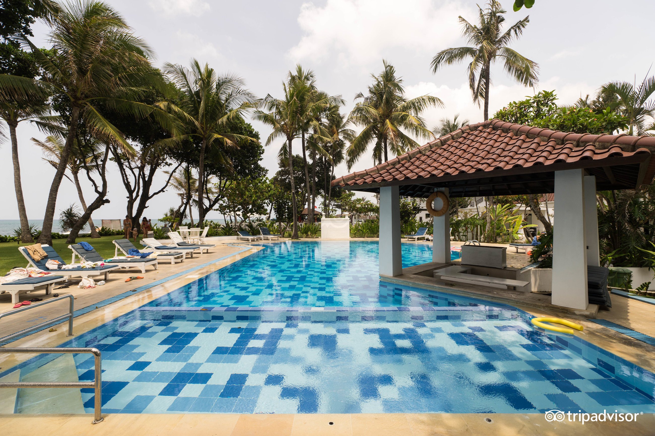 Legong Keraton Beach Hotel Pool: Pictures & Reviews - Tripadvisor