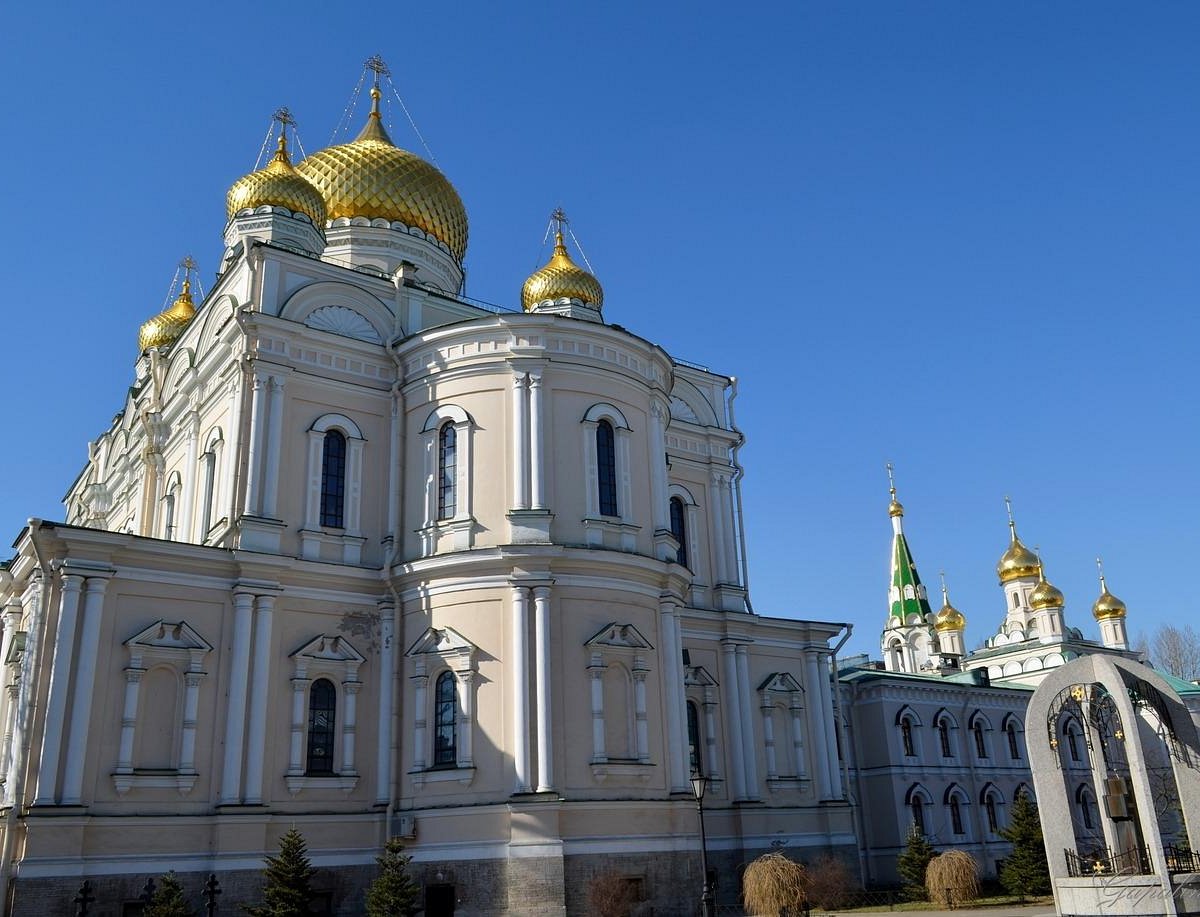 Новодевичий монастырь СПБ Воскресенский собор