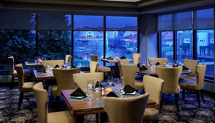 Edgewater Bar & Grille