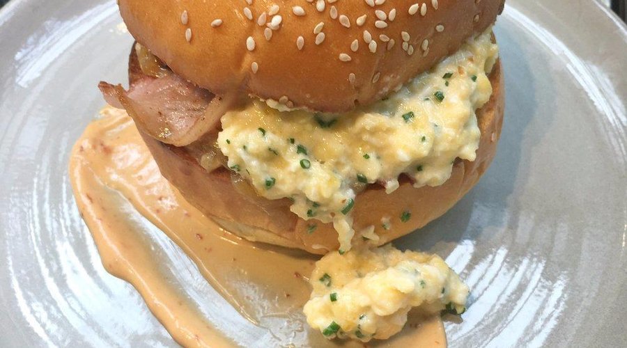 bacon & egg burger