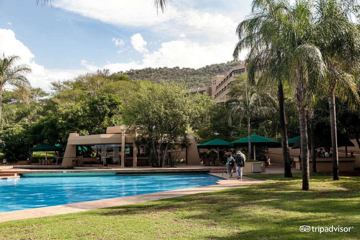 Sun City Hotel and Casino Pool: Pictures & Reviews - Tripadvisor