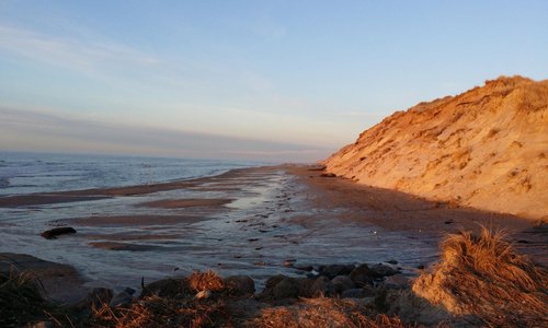 Rett nedenfor Råbjerg Mile ligger denne vakre stranden.