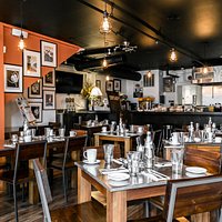 Twist dinning room