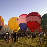 Geralmente todos os anos, fazem apresentações de balonismo, muito legal!