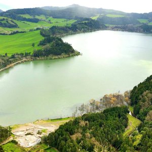 Nas Furnas há novas suítes com piscina privada na cratera do