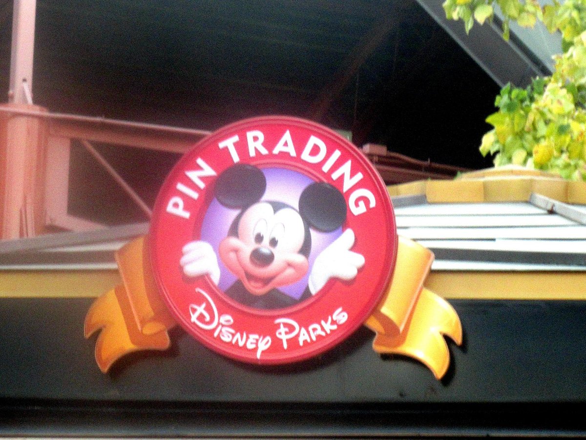 Disney Trading Pins - Disney Pin Palace