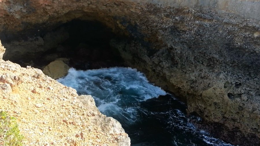 Le Moule Porte d'Enfer Trou creusé par les vagues