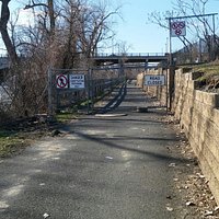 Riwer road