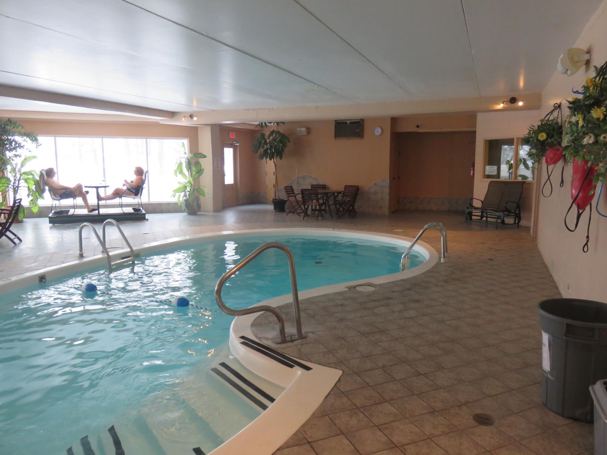 Auberge De La Montagne Coupée Pool: Pictures & Reviews - Tripadvisor