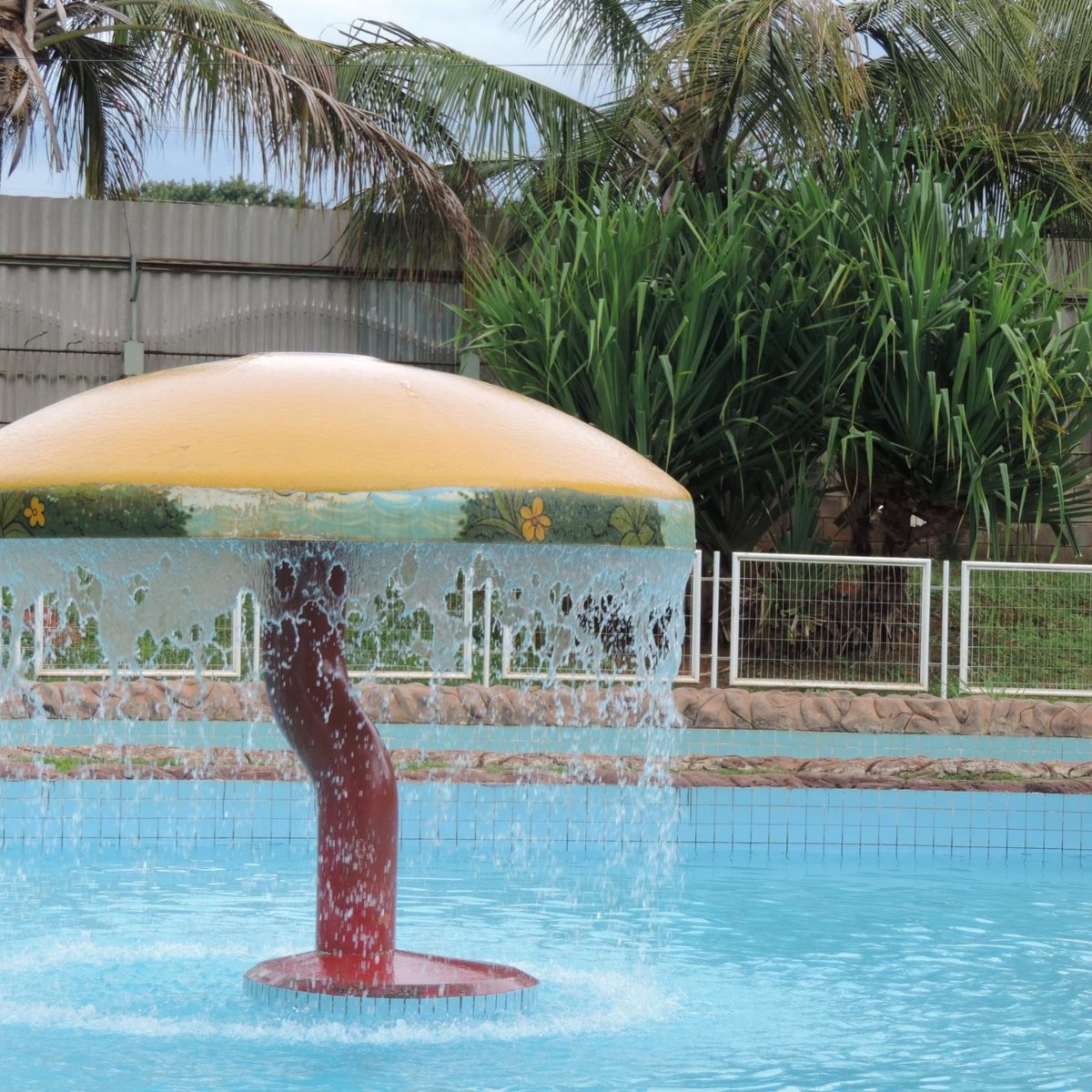 Clubes de funcionários públicos em Brasília têm piscina, toboágua