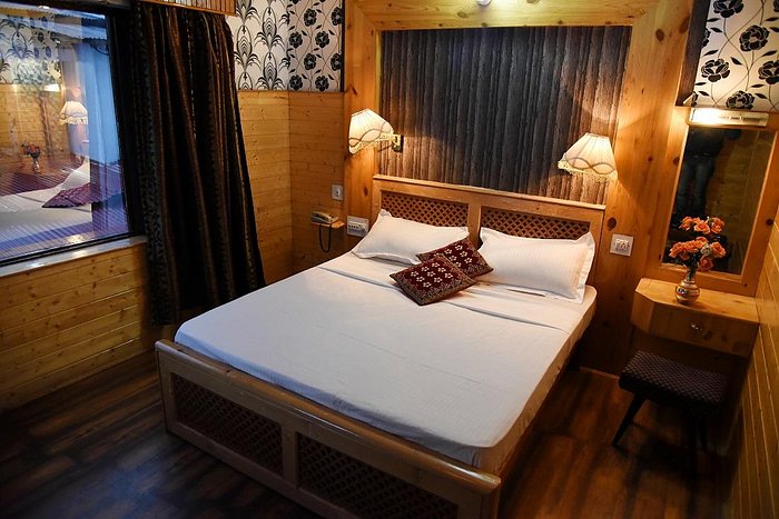 HOTEL YORK (Srinagar, Kashmir) - Hotel Reviews, Photos, Rate Comparison ...