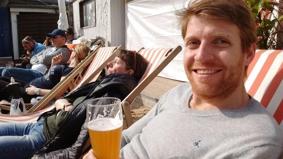 Chillen in zonnestoelen