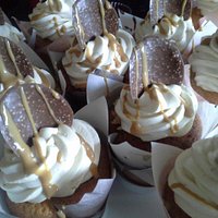 we love cup cakes