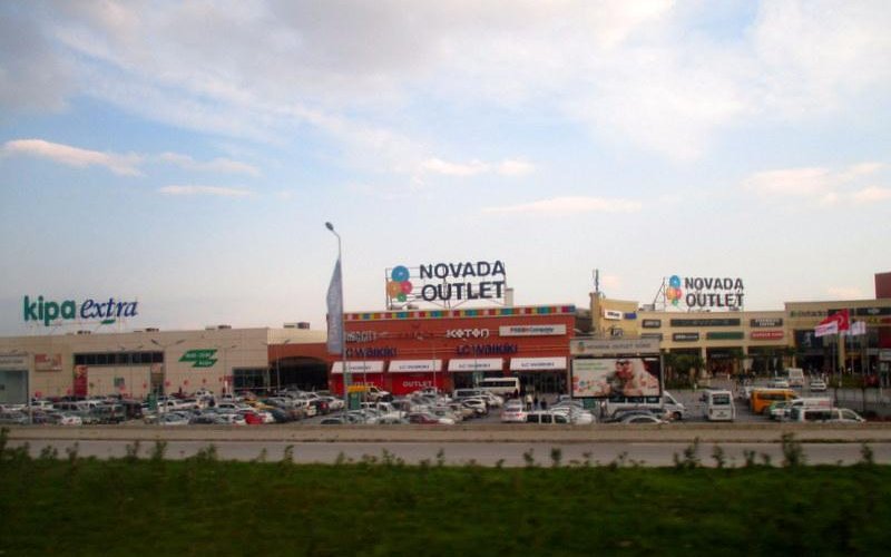 Yoldan Novada outlet görüntüsü
