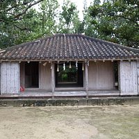 なぜだか開け広げになってます