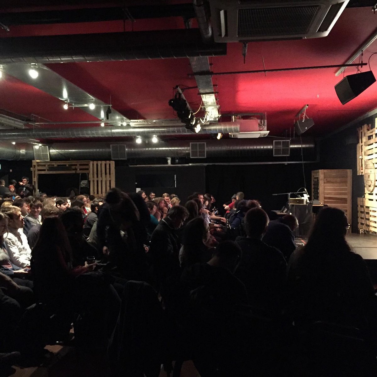 THE BACKYARD COMEDY CLUB (London) - All You Need to Know BEFORE You Go