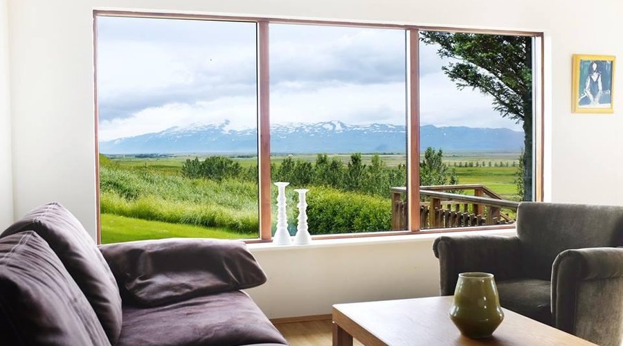 Living room with a view towards Eyjafjallajokull