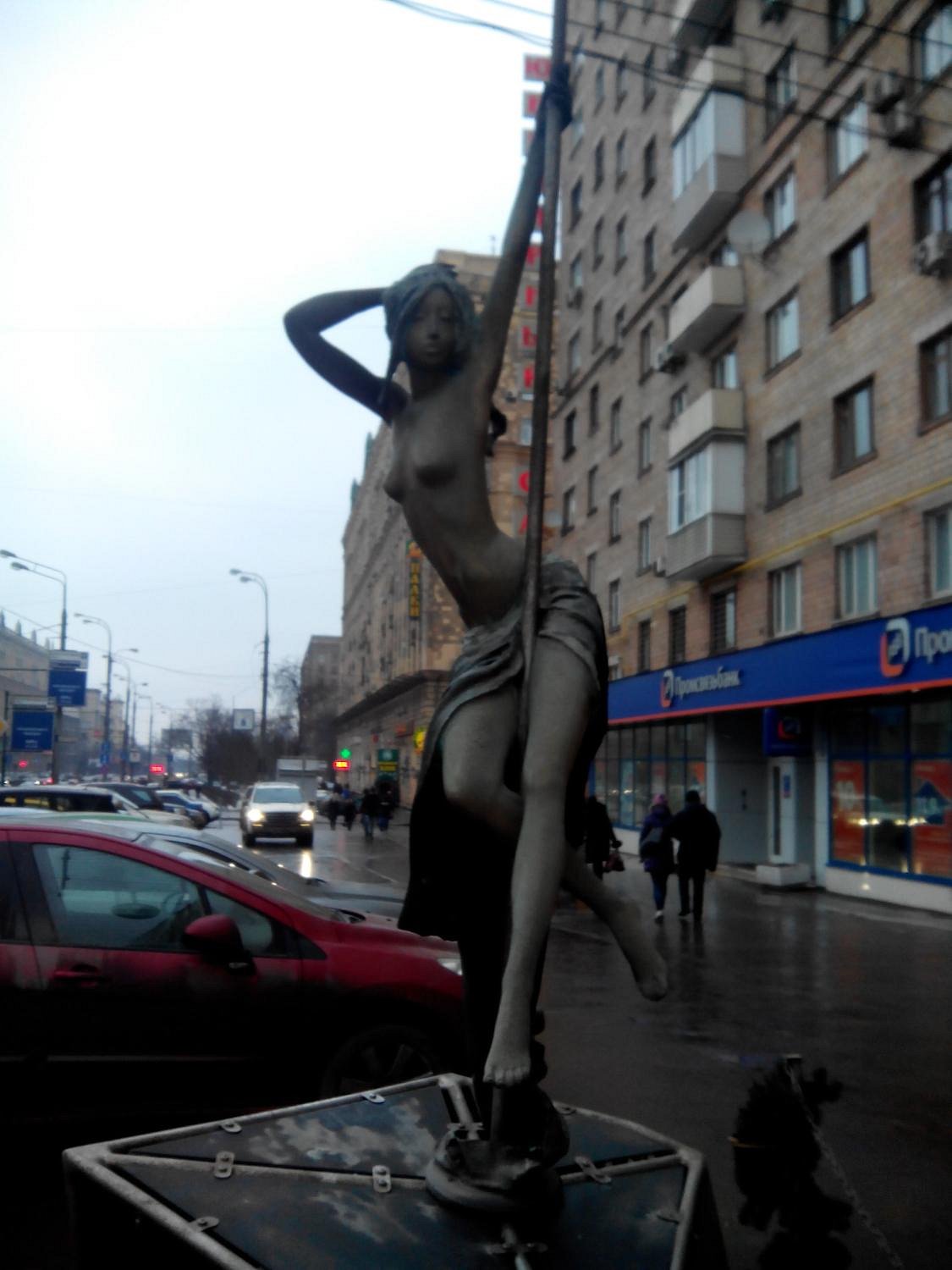 Более полусотни проституток и два сутенера задержаны полицией на юго-западе Москвы