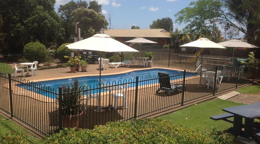Pool & BBQ Area